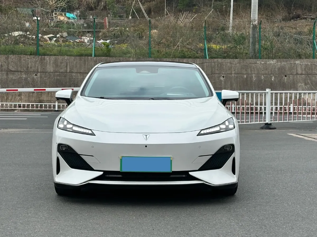 2022 DongFeng Forthing LingZhi EV BEV 68.4KWH,autocango,china used car exporter,china ev exporter,chinese used car exporter,chinese used ev exporter