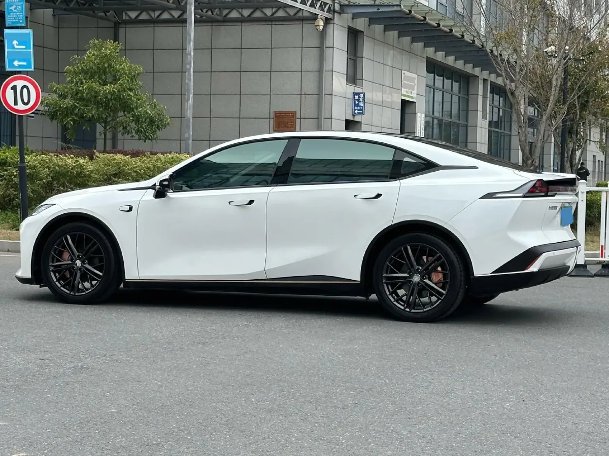 2022 DongFeng Forthing LingZhi EV BEV 68.4KWH,autocango,china used car exporter,china ev exporter,chinese used car exporter,chinese used ev exporter