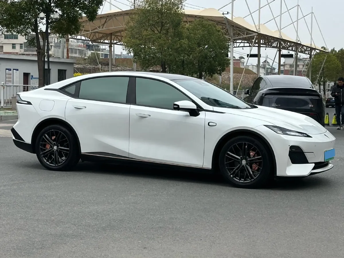 2022 DongFeng Forthing LingZhi EV BEV 68.4KWH,autocango,china used car exporter,china ev exporter,chinese used car exporter,chinese used ev exporter