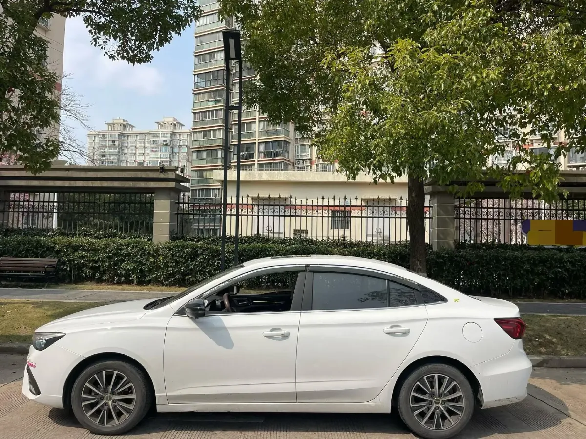 2021 Roewe i5 1.5L 120HP L4 CVT,autocango,china used car exporter,china ev exporter,chinese used car exporter,chinese used ev exporter