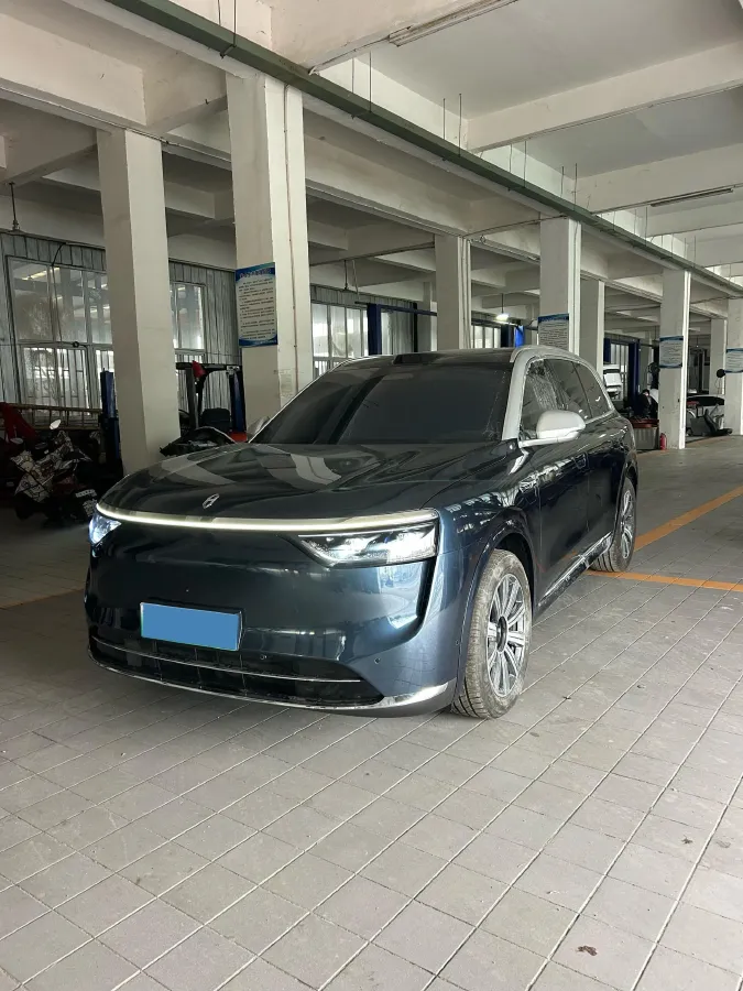 2025 AITO AITO M8 REEV 160HP REEV 53.4KWH,autocango,china used car exporter,china ev exporter,chinese used car exporter,chinese used ev exporter