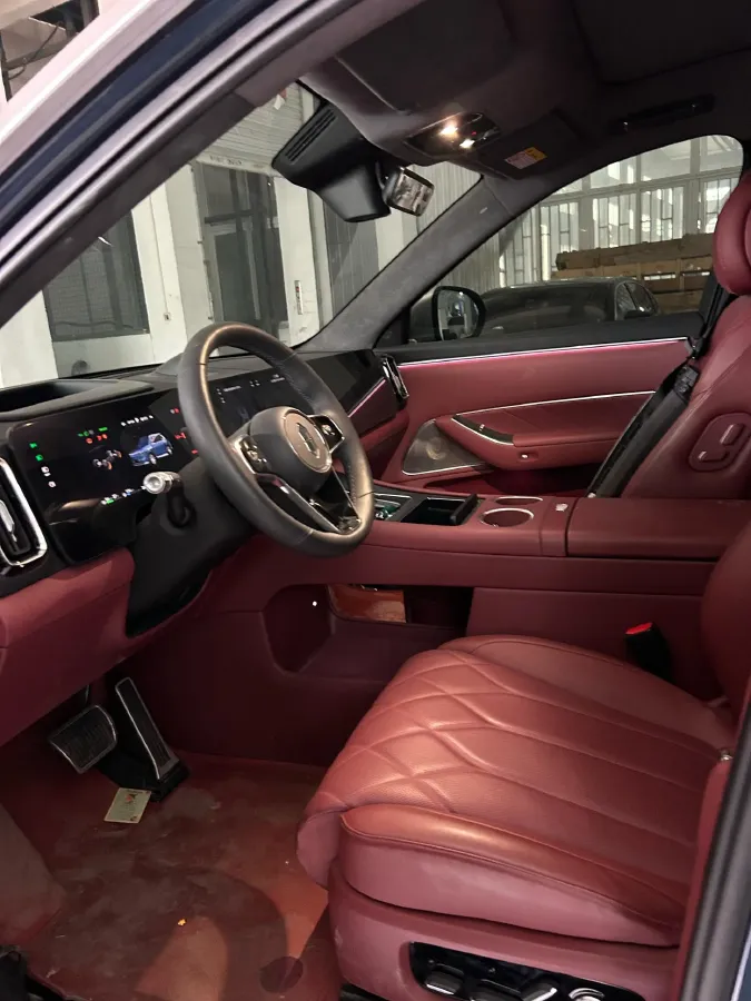 2025 AITO AITO M8 REEV 160HP REEV 53.4KWH,autocango,china used car exporter,china ev exporter,chinese used car exporter,chinese used ev exporter