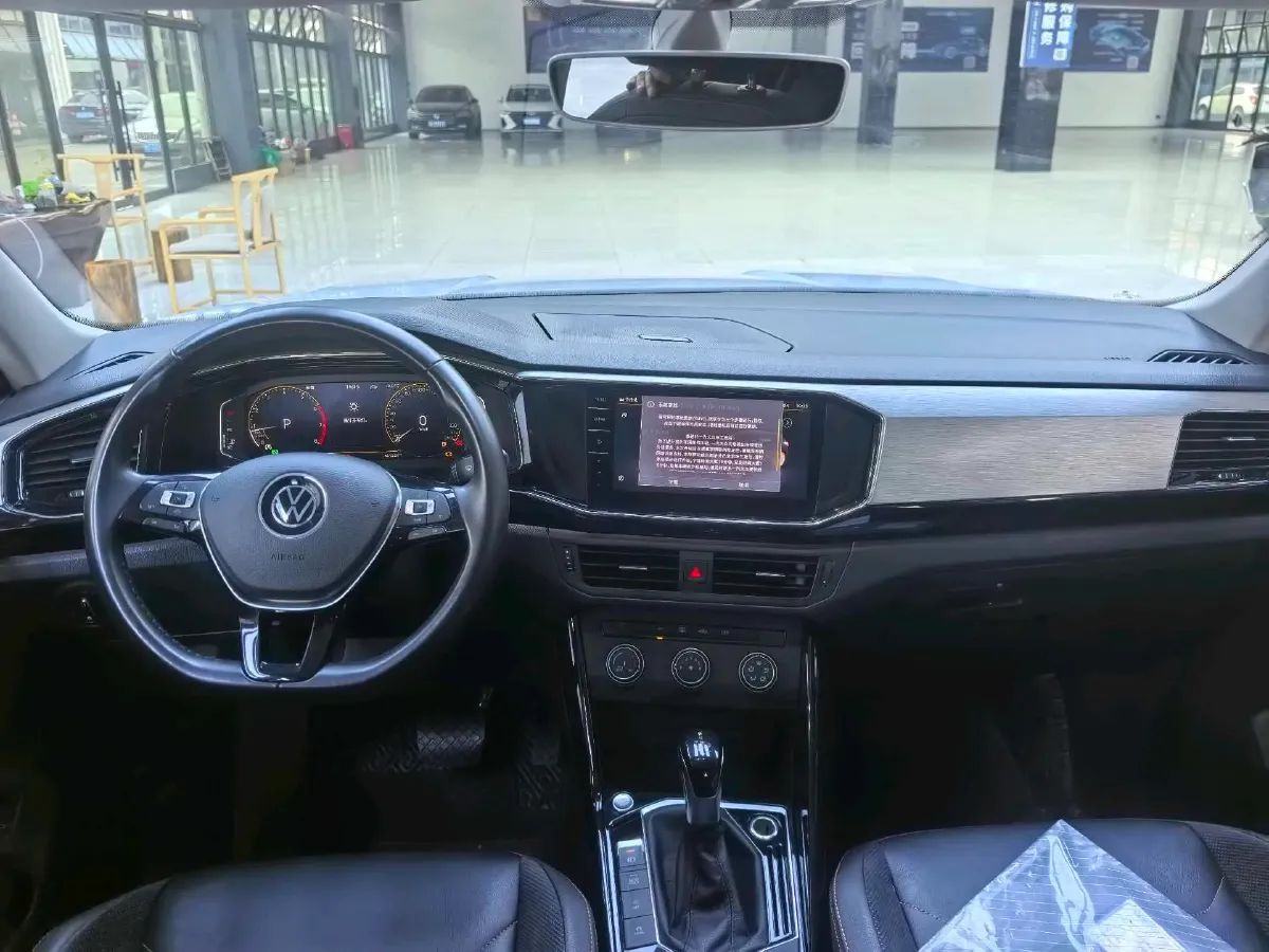 2023 Volkswagen Tiguan L 1.5T 160HP L4 7DCT,autocango,china used car exporter,china ev exporter,chinese used car exporter,chinese used ev exporter