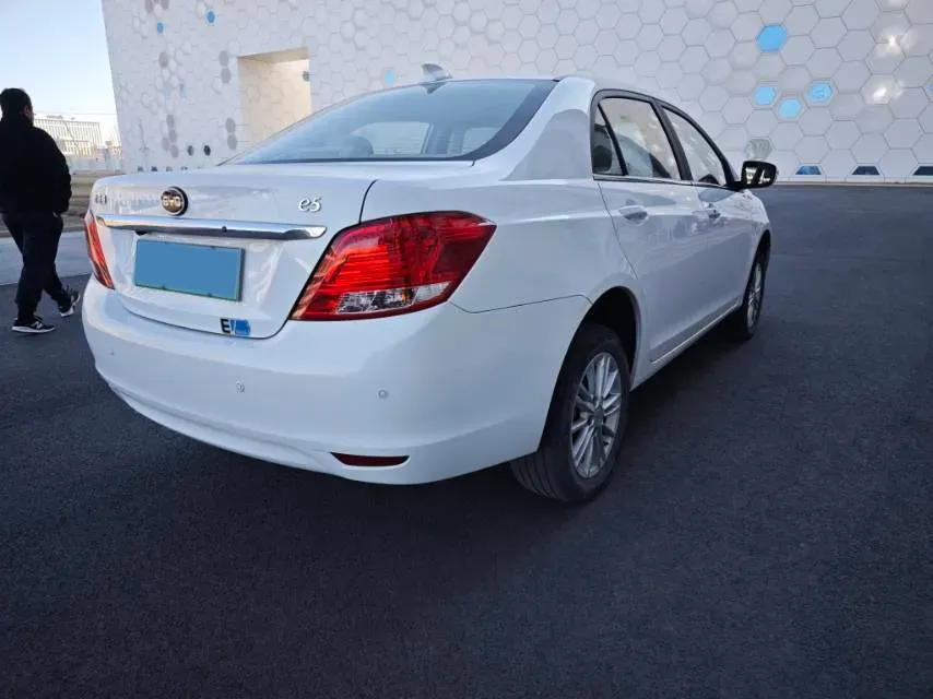 2018 BYD e5 BEV 60.48KWH,autocango,china used car exporter,china ev exporter,chinese used car exporter,chinese used ev exporter