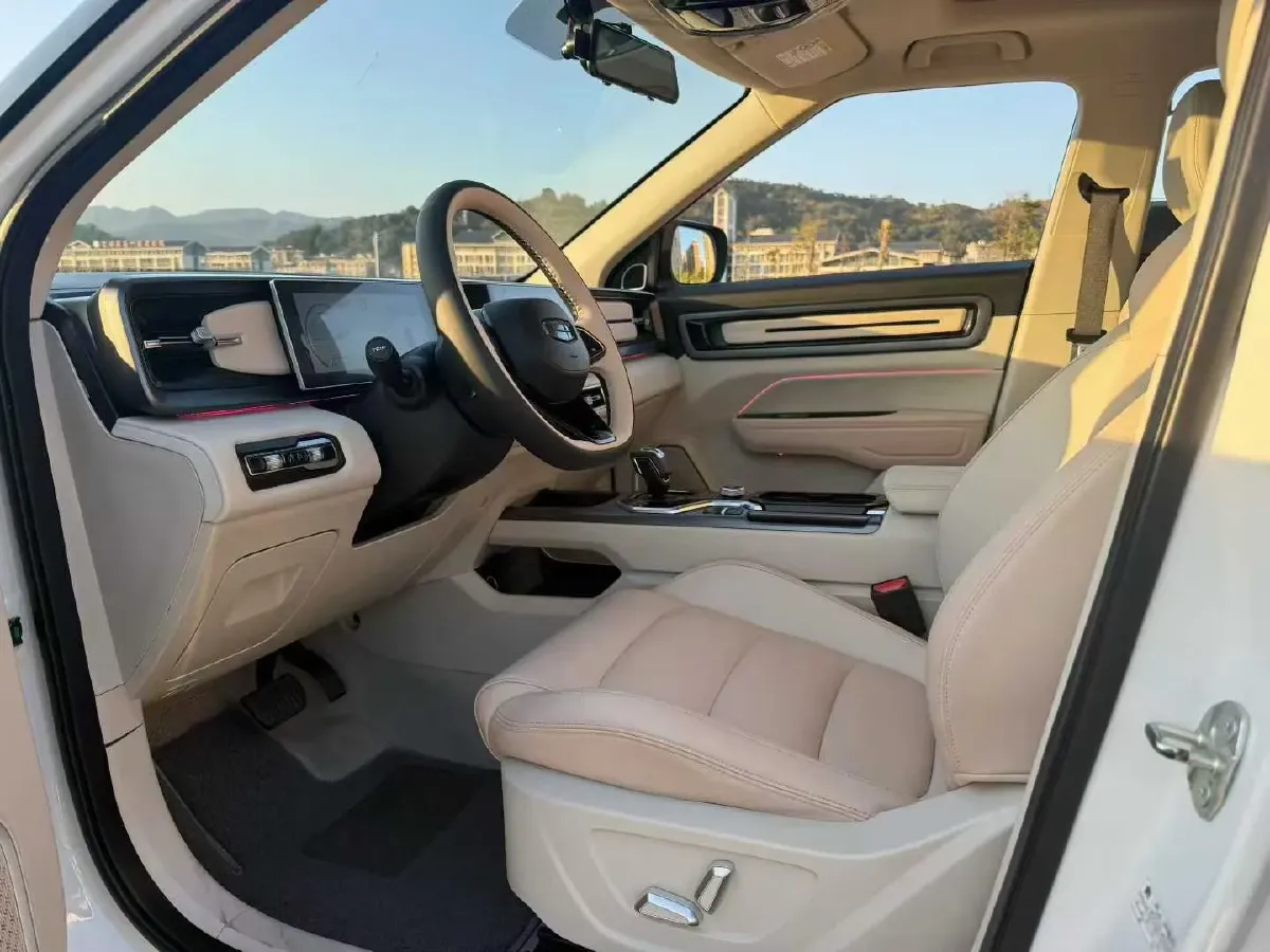 2022 Geely ICON 1.5T 177HP L3 6AT,autocango,china used car exporter,china ev exporter,chinese used car exporter,chinese used ev exporter