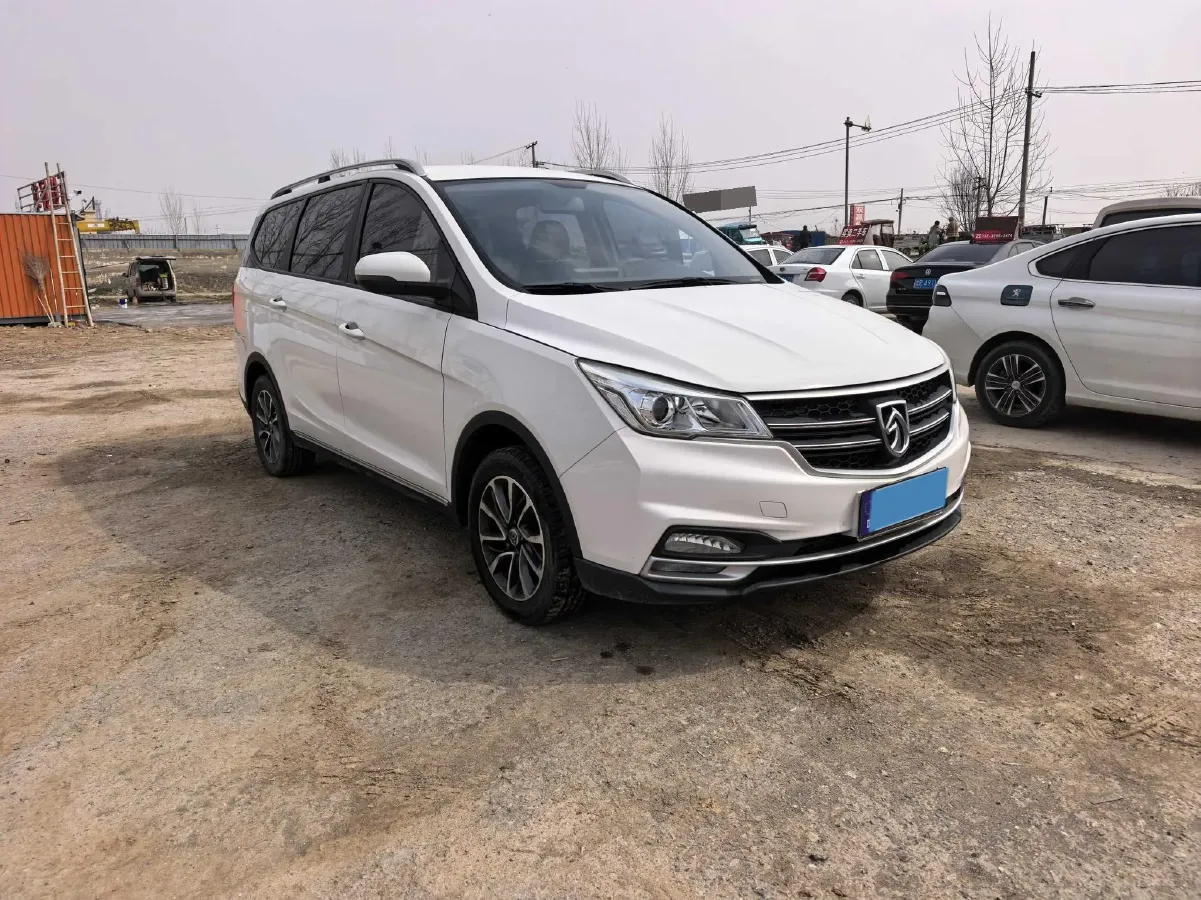 2021 BaoJun 730 1.5T 147HP L4 6MT,autocango,china used car exporter,china ev exporter,chinese used car exporter,chinese used ev exporter