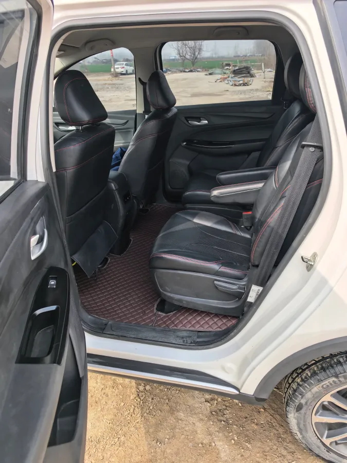 2021 BaoJun 730 1.5T 147HP L4 6MT,autocango,china used car exporter,china ev exporter,chinese used car exporter,chinese used ev exporter