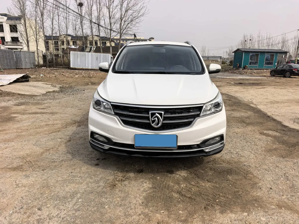 2021 BaoJun 730 1.5T 147HP L4 6MT,autocango,china used car exporter,china ev exporter,chinese used car exporter,chinese used ev exporter