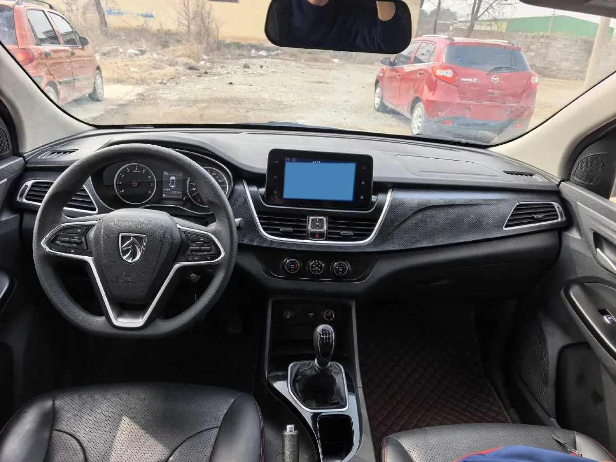 2021 BaoJun 730 1.5T 147HP L4 6MT,autocango,china used car exporter,china ev exporter,chinese used car exporter,chinese used ev exporter