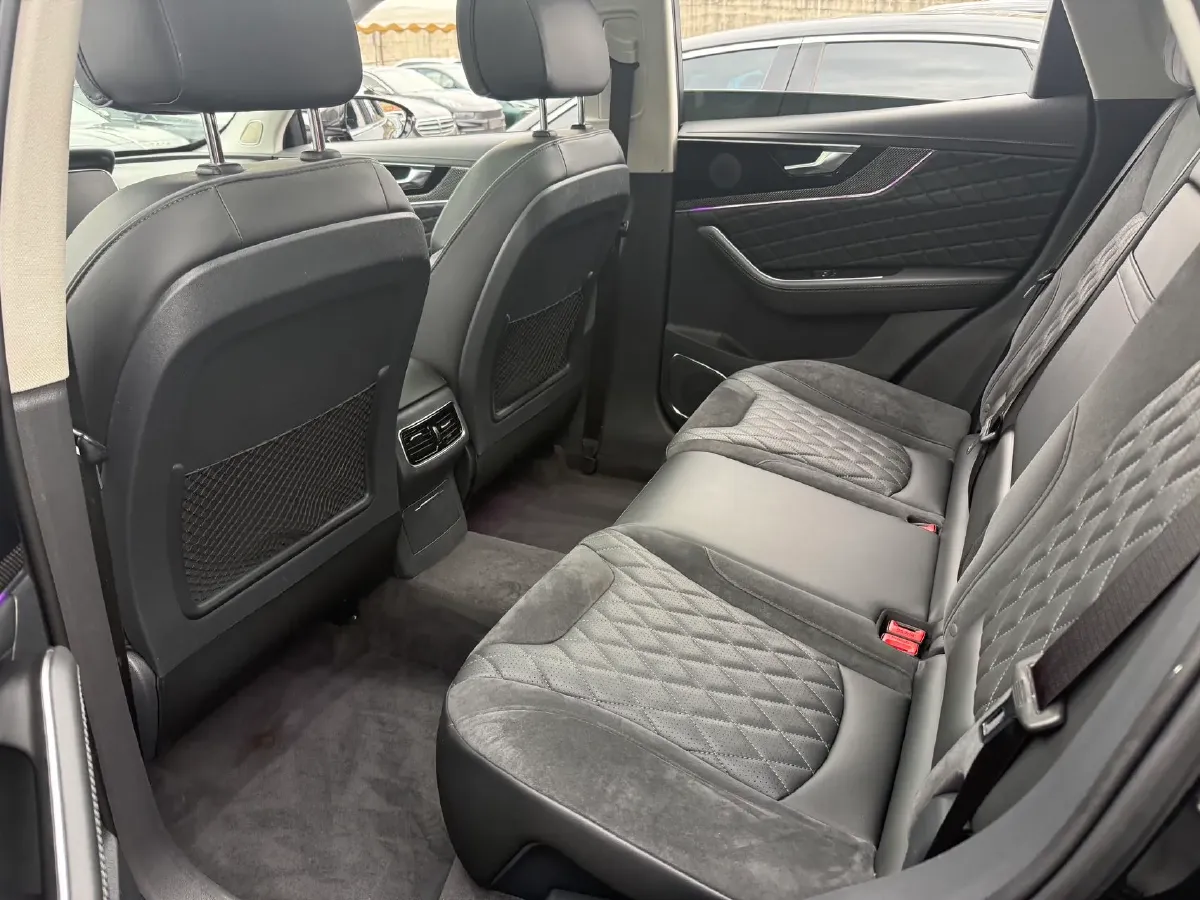 2019 HongQi HS5 2.0T 224HP L4 6AT,autocango,china used car exporter,china ev exporter,chinese used car exporter,chinese used ev exporter