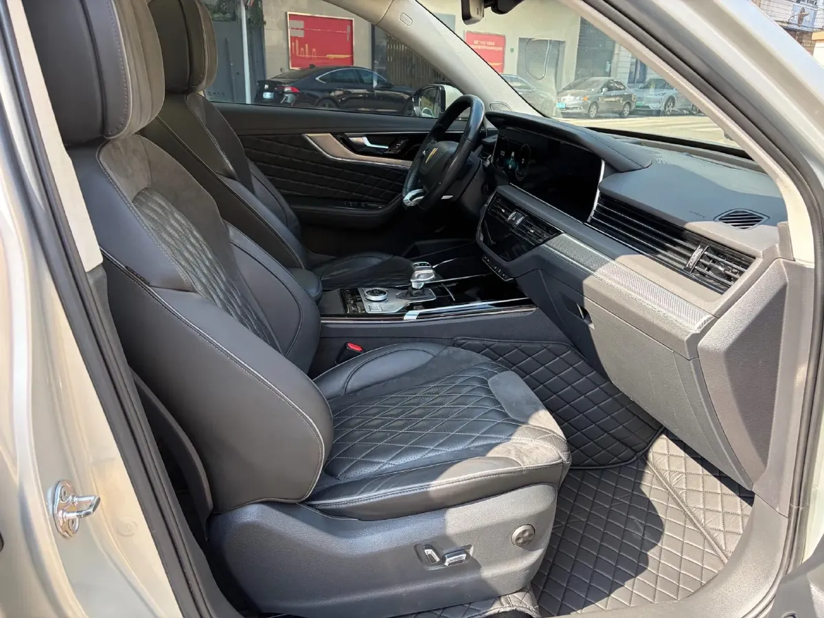 2019 HongQi HS5 2.0T 224HP L4 6AT,autocango,china used car exporter,china ev exporter,chinese used car exporter,chinese used ev exporter
