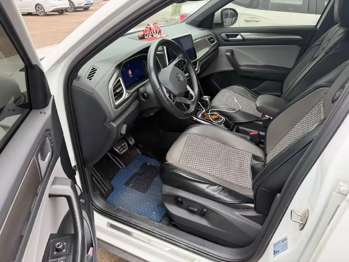 2023 Volkswagen T-Roc 1.5T 160HP L4 7DCT,autocango,china used car exporter,china ev exporter,chinese used car exporter,chinese used ev exporter
