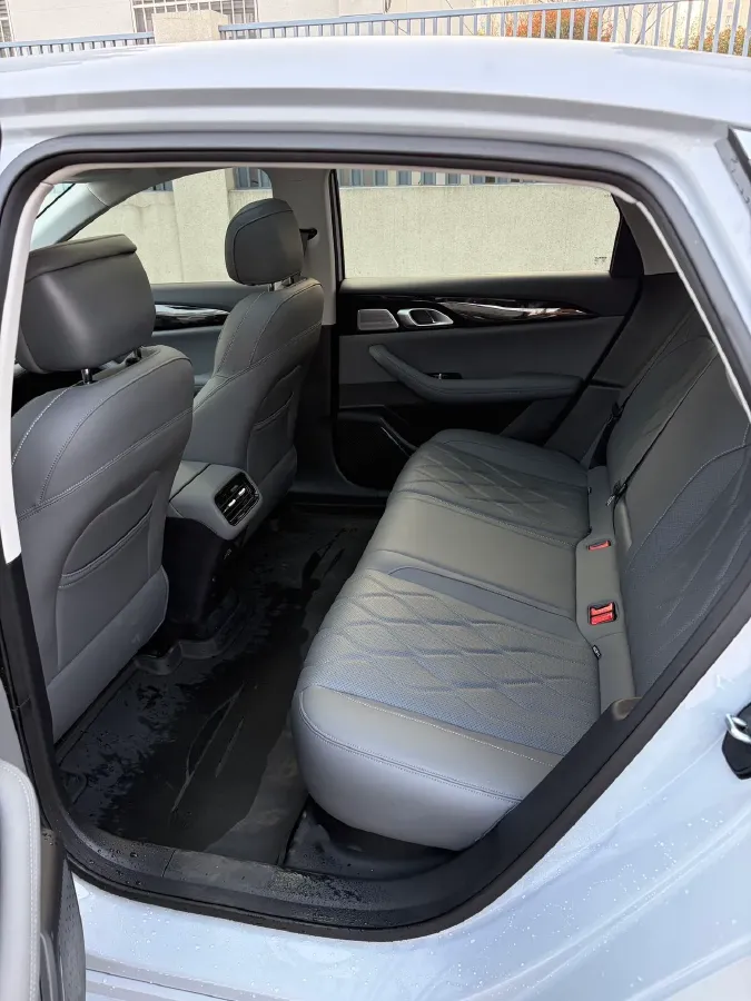 2025 Geely Galaxy A7 1.5L 112HP L4 1DHT PHEV,autocango,china used car exporter,china ev exporter,chinese used car exporter,chinese used ev exporter