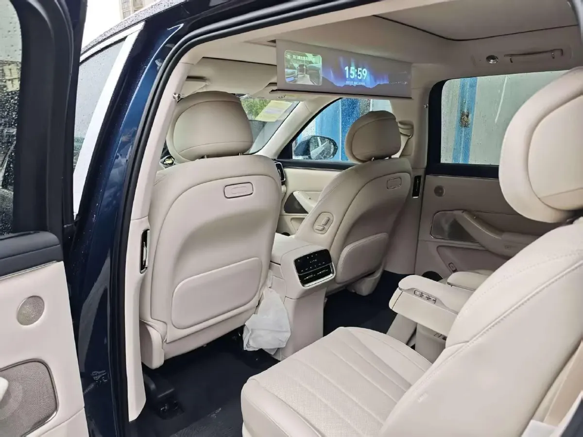2025 AITO AITO M8 REEV 160HP REEV 53.4KWH,autocango,china used car exporter,china ev exporter,chinese used car exporter,chinese used ev exporter