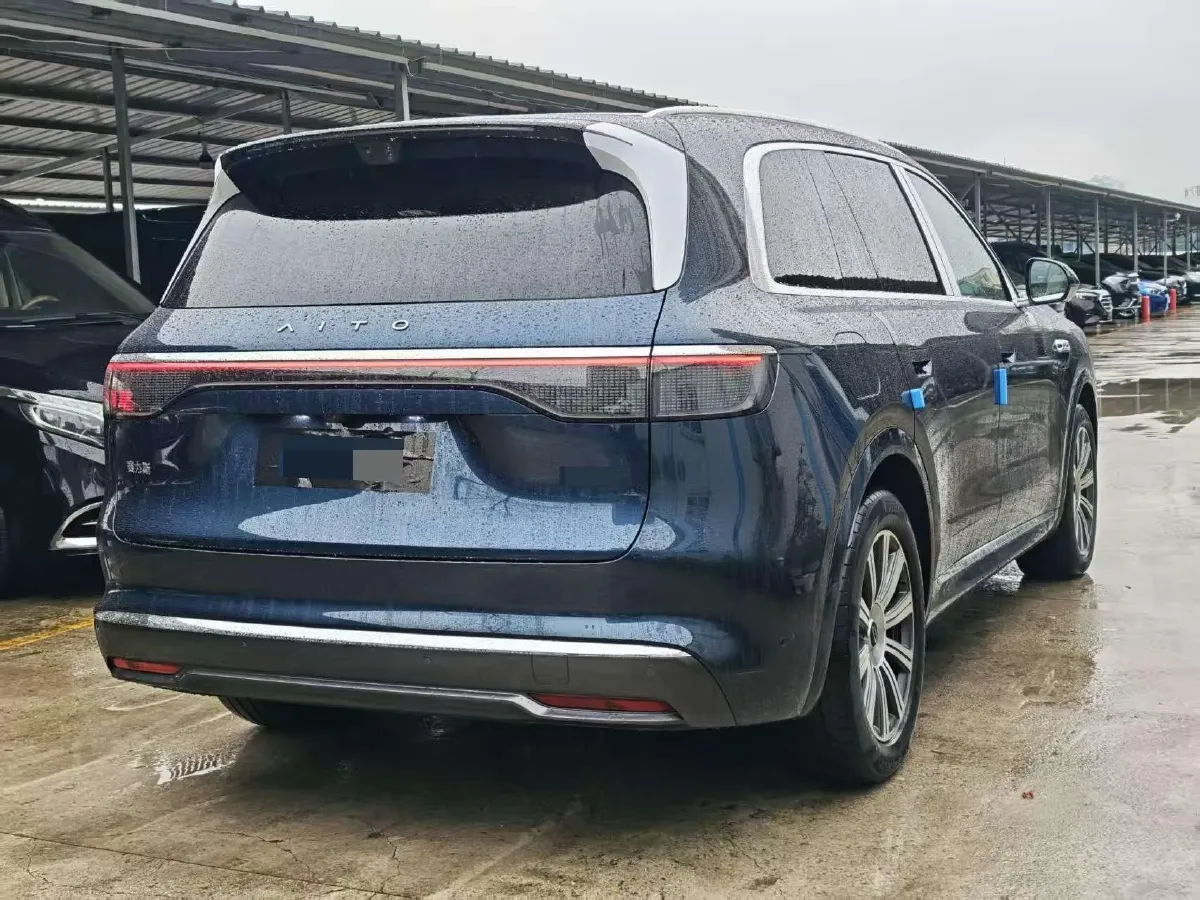 2025 AITO AITO M8 REEV 160HP REEV 53.4KWH,autocango,china used car exporter,china ev exporter,chinese used car exporter,chinese used ev exporter