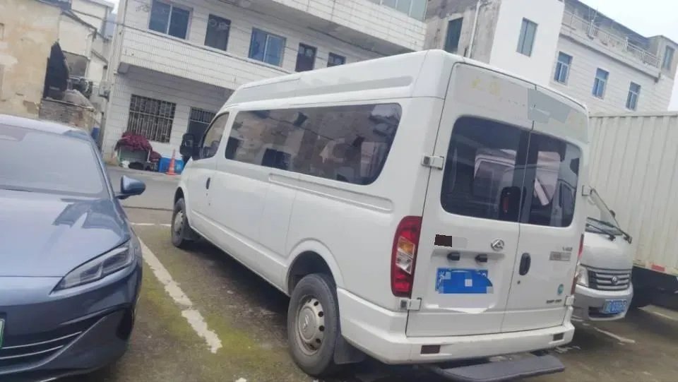 2021 MAXUS XinTu V80 2.0T 127HP L4 6MT,autocango,china used car exporter,china ev exporter,chinese used car exporter,chinese used ev exporter