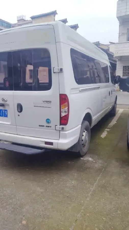 2021 MAXUS XinTu V80 2.0T 127HP L4 6MT,autocango,china used car exporter,china ev exporter,chinese used car exporter,chinese used ev exporter