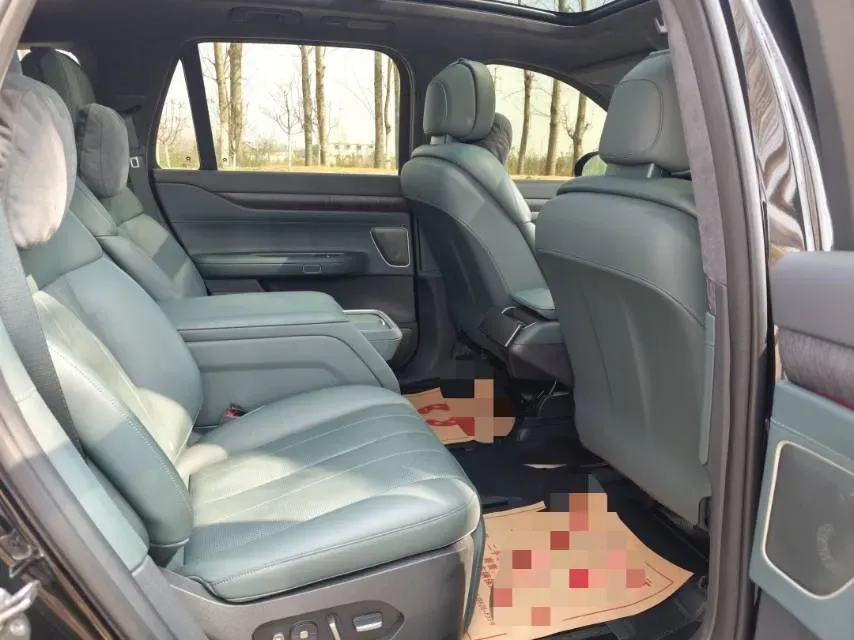 2024 Porsche Macan All-Electric BEV 100KWH,autocango,china used car exporter,china ev exporter,chinese used car exporter,chinese used ev exporter