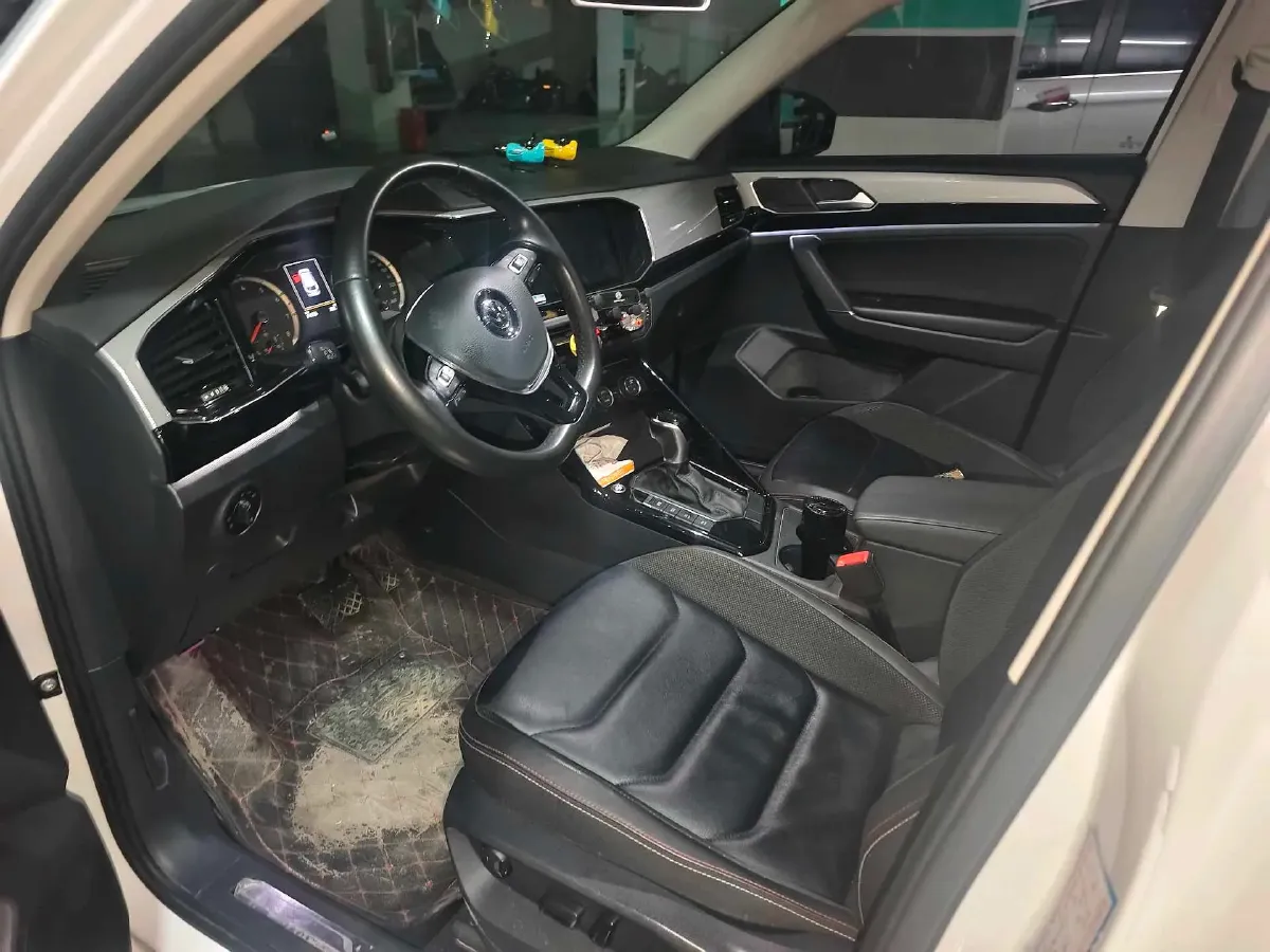 2019 Jeep Cherokee 2.0T 234HP L4 9AT,autocango,china used car exporter,china ev exporter,chinese used car exporter,chinese used ev exporter