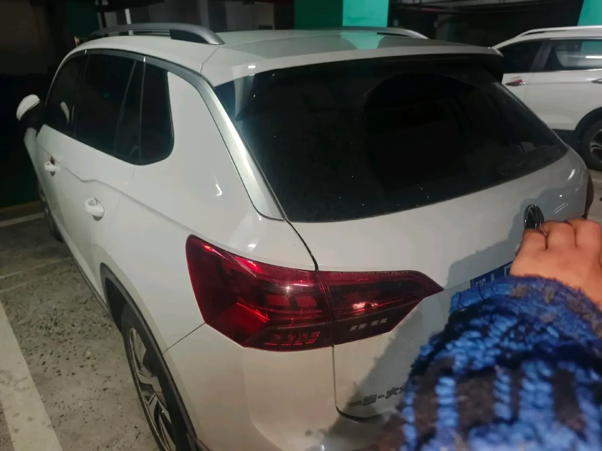 2019 Jeep Cherokee 2.0T 234HP L4 9AT,autocango,china used car exporter,china ev exporter,chinese used car exporter,chinese used ev exporter