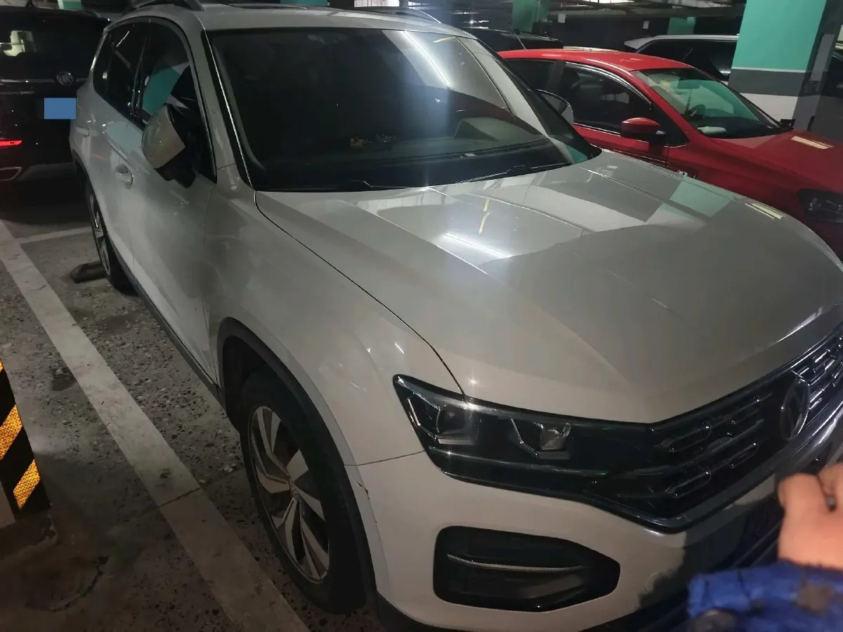 2019 Jeep Cherokee 2.0T 234HP L4 9AT,autocango,china used car exporter,china ev exporter,chinese used car exporter,chinese used ev exporter