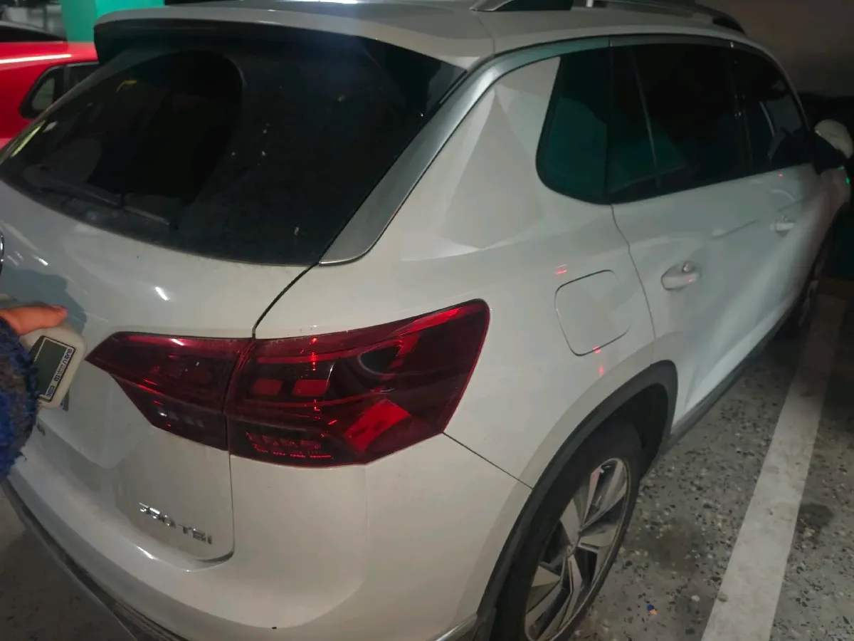 2019 Jeep Cherokee 2.0T 234HP L4 9AT,autocango,china used car exporter,china ev exporter,chinese used car exporter,chinese used ev exporter