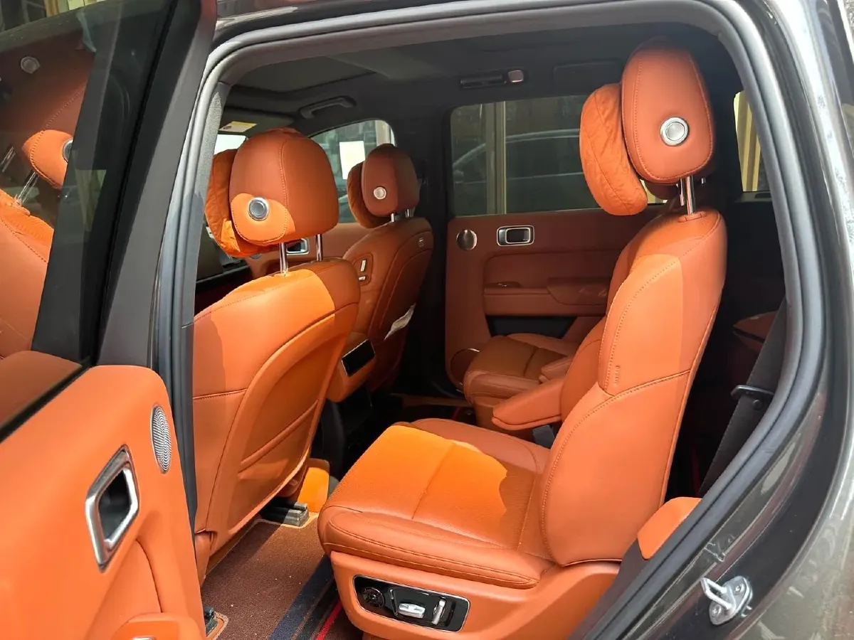 2024 Volvo S60 2.0T 197HP L4 7DCT,autocango,china used car exporter,china ev exporter,chinese used car exporter,chinese used ev exporter