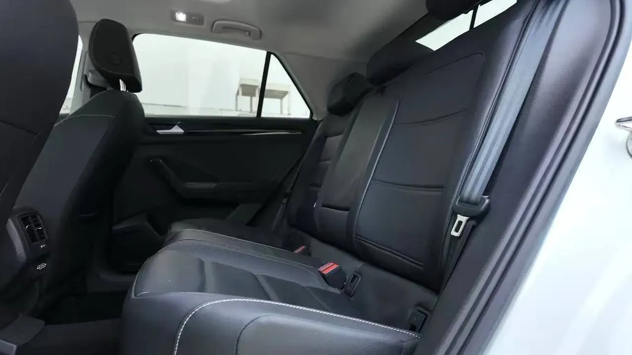 2022 Volkswagen T-Roc 1.4T 150HP L4 7DCT,autocango,china used car exporter,china ev exporter,chinese used car exporter,chinese used ev exporter