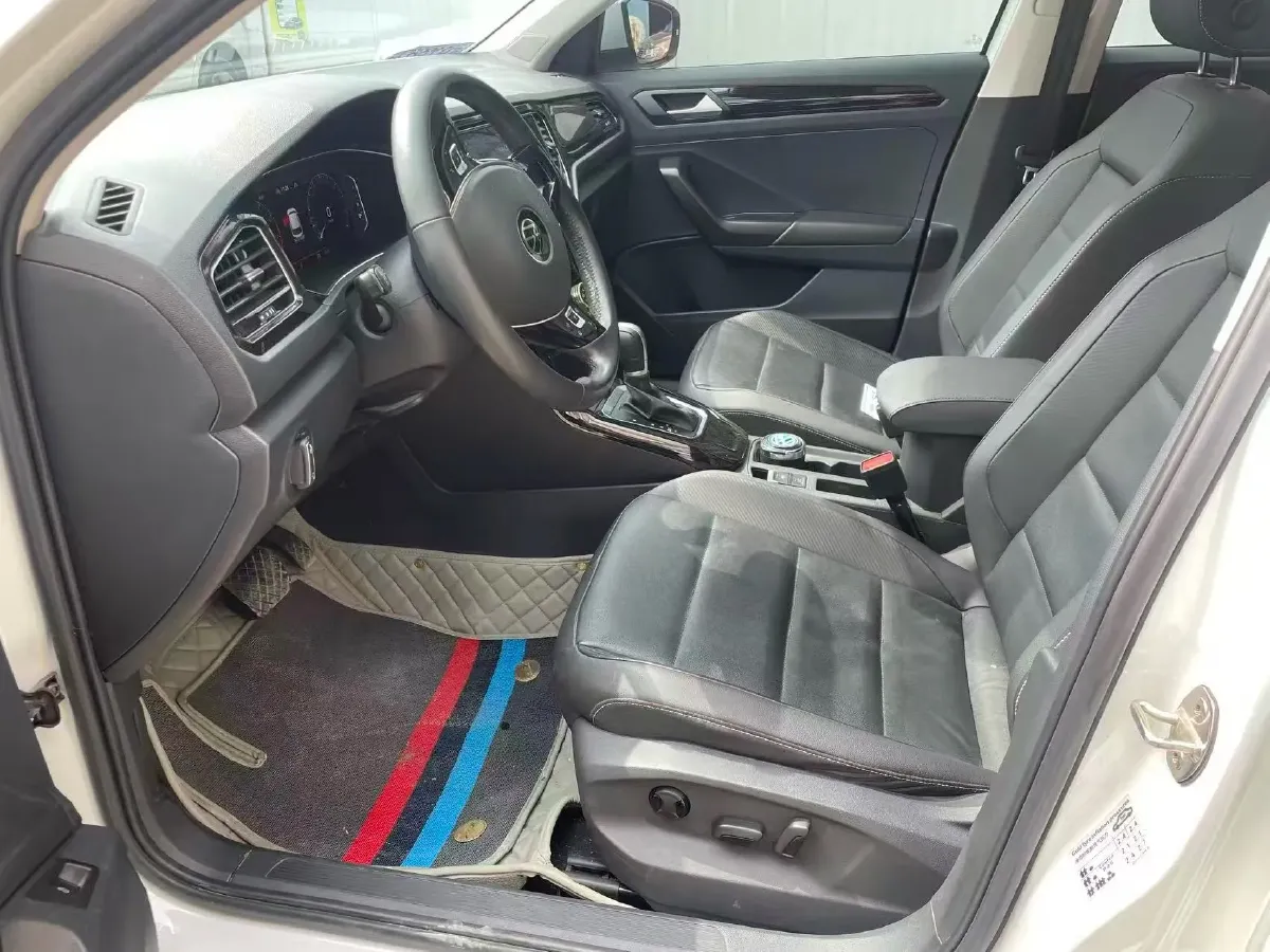 2022 Volkswagen T-Roc 1.4T 150HP L4 7DCT,autocango,china used car exporter,china ev exporter,chinese used car exporter,chinese used ev exporter