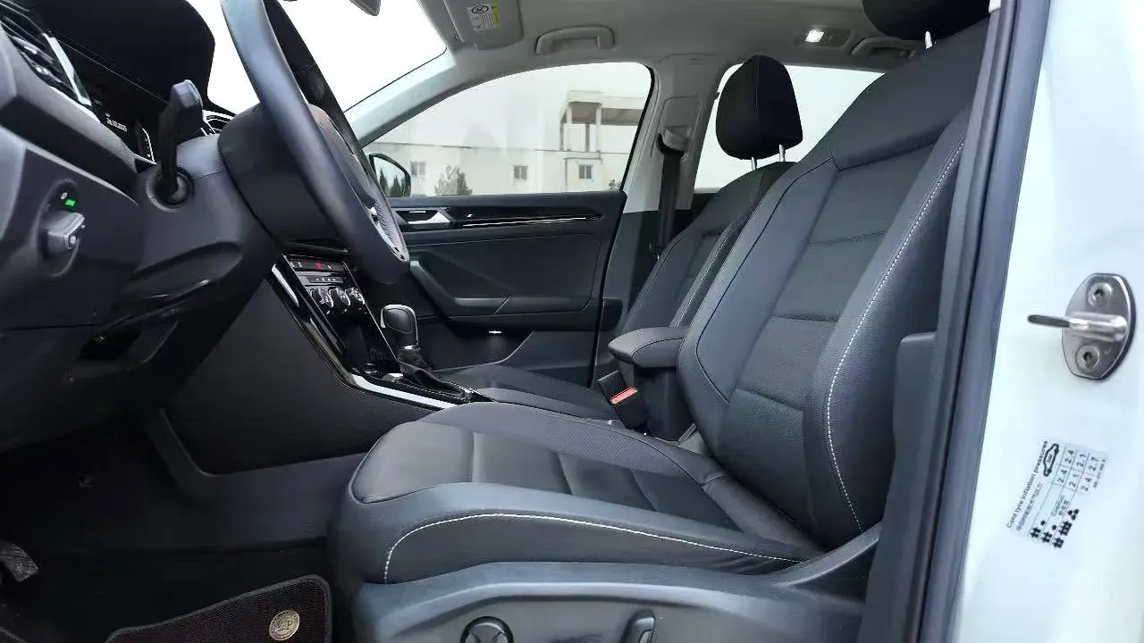 2022 Volkswagen T-Roc 1.4T 150HP L4 7DCT,autocango,china used car exporter,china ev exporter,chinese used car exporter,chinese used ev exporter