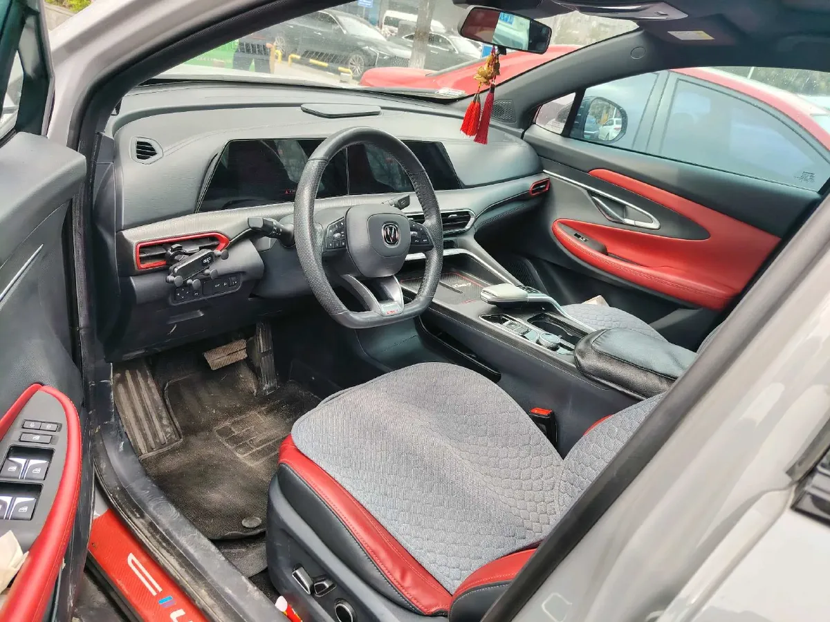 2021 ChangAn UNI-T 1.5T 180HP L4 7DCT,autocango,china used car exporter,china ev exporter,chinese used car exporter,chinese used ev exporter