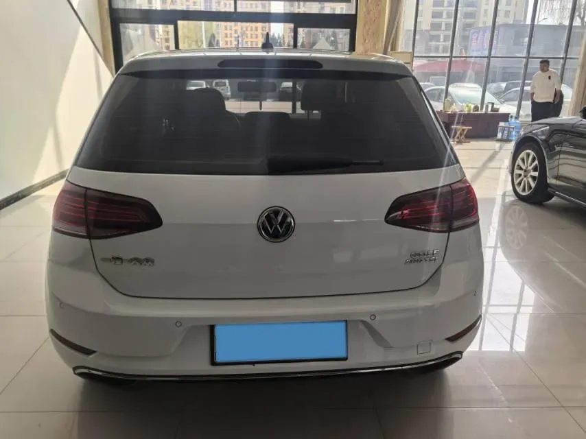 2020 Volkswagen Golf 1.2T 116HP L4 7DCT,autocango,china used car exporter,china ev exporter,chinese used car exporter,chinese used ev exporter