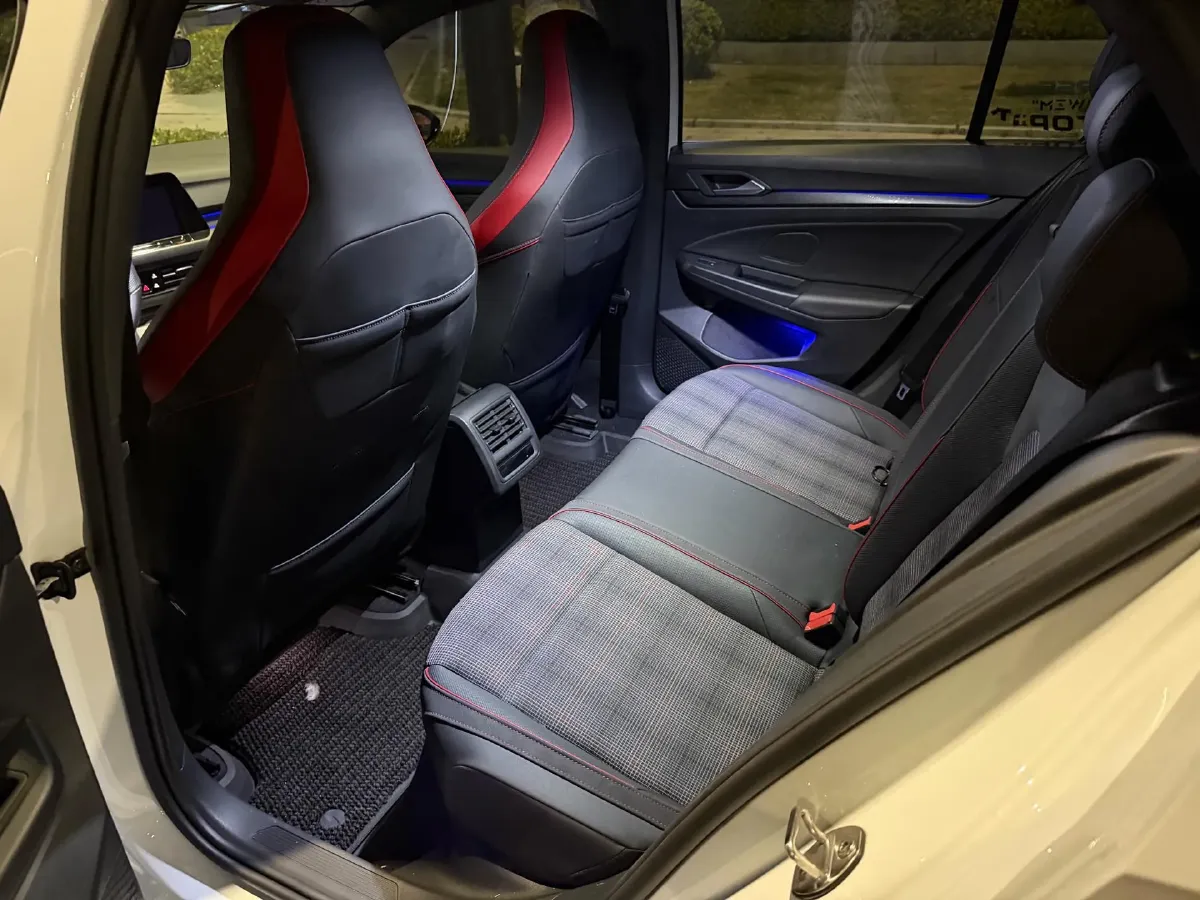 2021 Volkswagen GolfGTI 2.0T 220HP L4 7DCT,autocango,china used car exporter,china ev exporter,chinese used car exporter,chinese used ev exporter