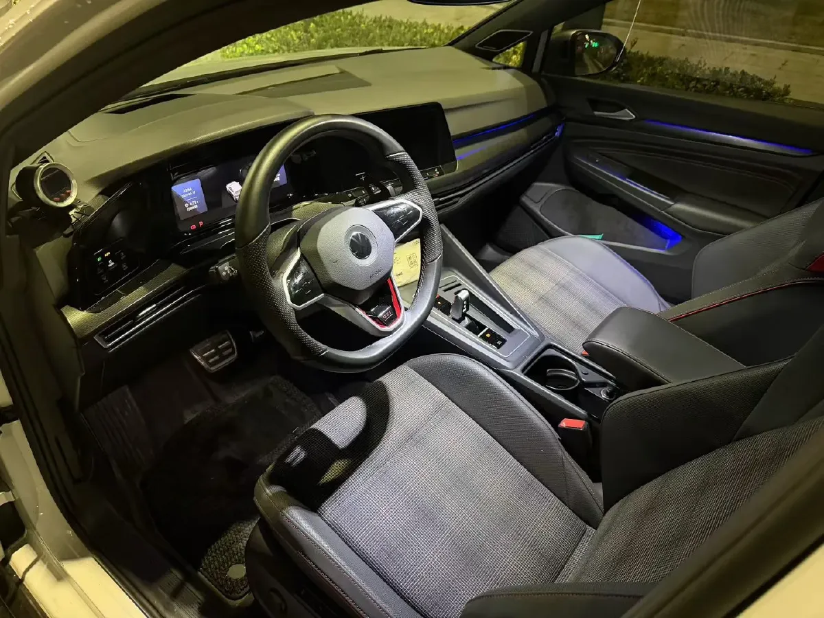 2021 Volkswagen GolfGTI 2.0T 220HP L4 7DCT,autocango,china used car exporter,china ev exporter,chinese used car exporter,chinese used ev exporter