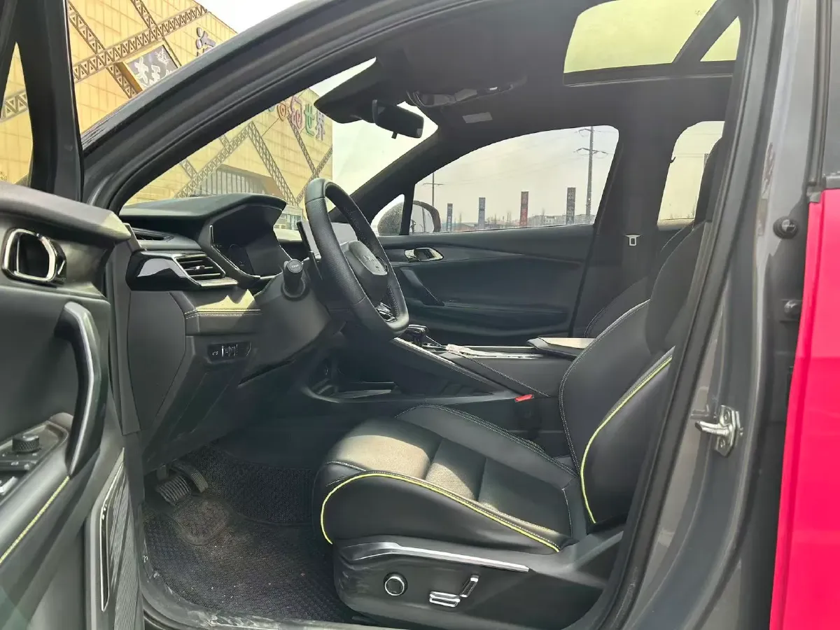 2023 LYNK&CO 06 1.5T 181HP L4 7DCT,autocango,china used car exporter,china ev exporter,chinese used car exporter,chinese used ev exporter