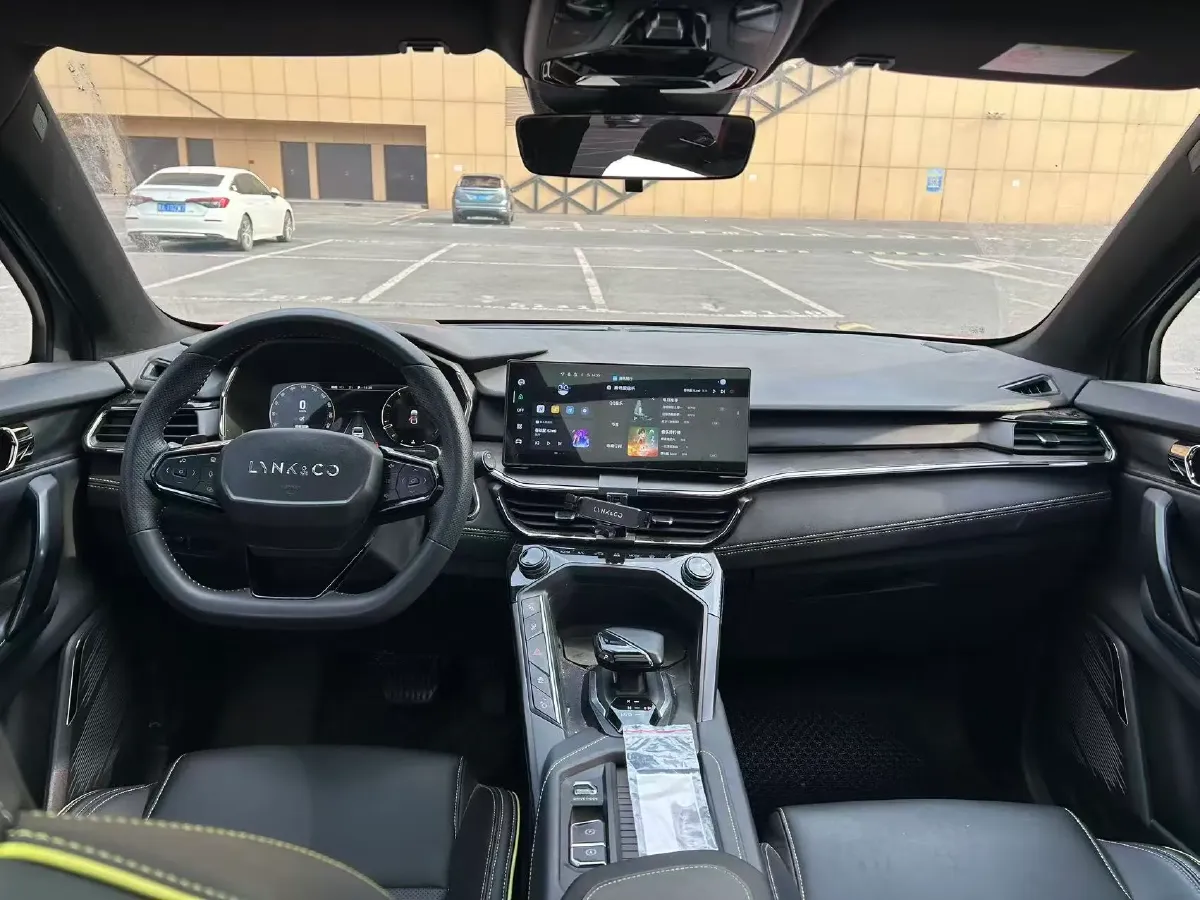 2023 LYNK&CO 06 1.5T 181HP L4 7DCT,autocango,china used car exporter,china ev exporter,chinese used car exporter,chinese used ev exporter