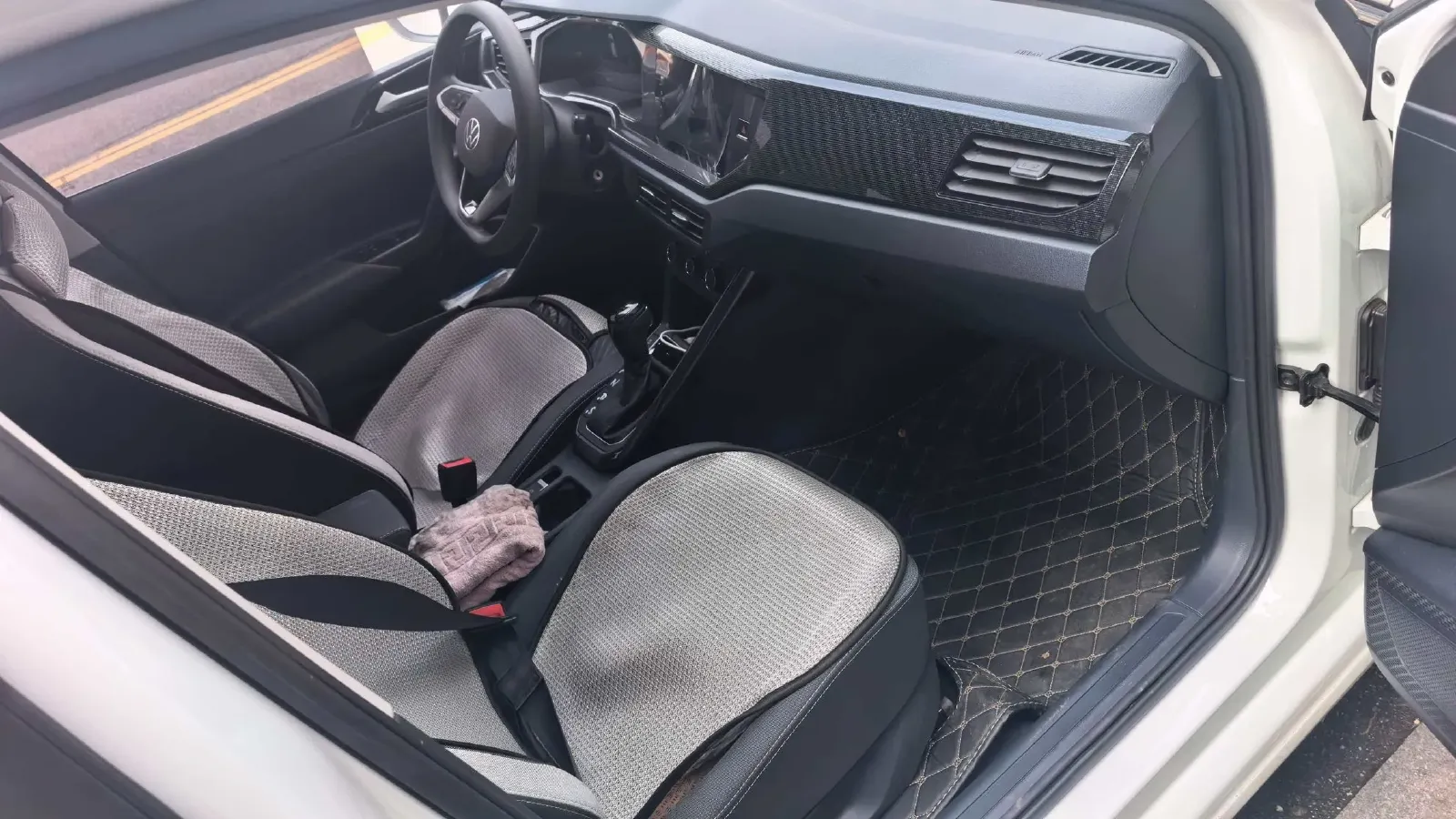 2025 Volkswagen Lavida 1.5L 110HP L4 6AT,autocango,china used car exporter,china ev exporter,chinese used car exporter,chinese used ev exporter