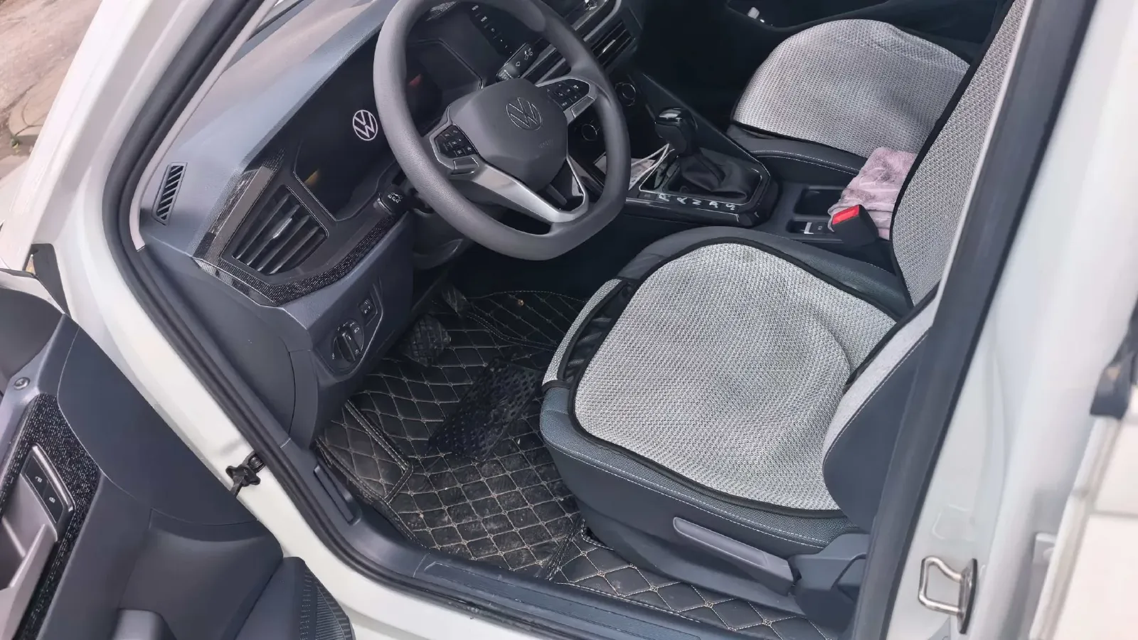 2025 Volkswagen Lavida 1.5L 110HP L4 6AT,autocango,china used car exporter,china ev exporter,chinese used car exporter,chinese used ev exporter