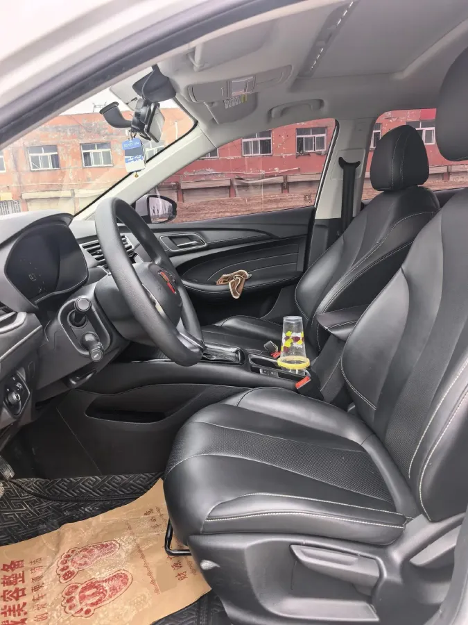 2020 Roewe i5 1.5L 120HP L4 CVT,autocango,china used car exporter,china ev exporter,chinese used car exporter,chinese used ev exporter