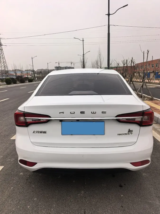 2020 Roewe i5 1.5L 120HP L4 CVT,autocango,china used car exporter,china ev exporter,chinese used car exporter,chinese used ev exporter