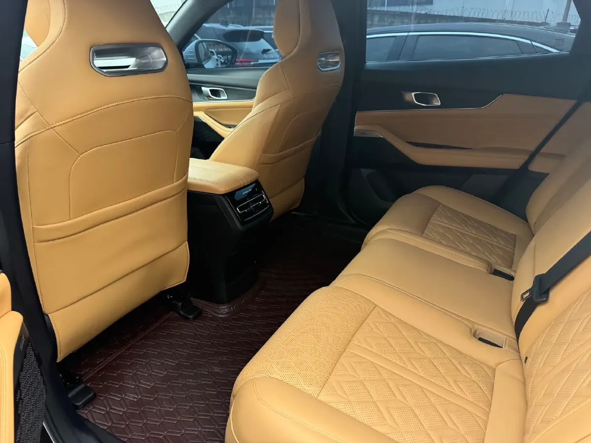 2021 ChangAn UNI-K 2.0T 233HP L4 8AT,autocango,china used car exporter,china ev exporter,chinese used car exporter,chinese used ev exporter