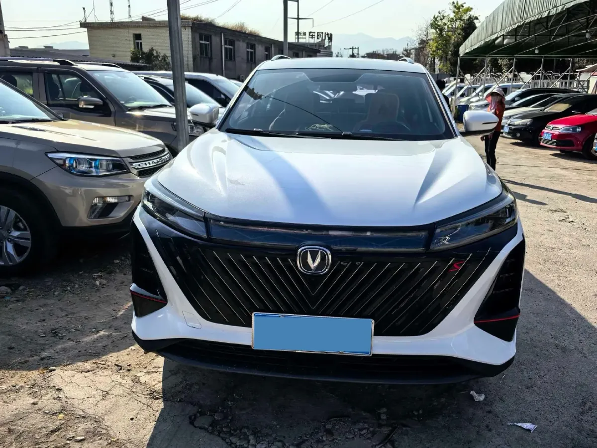 2022 ChangAn CS75 Plus 1.5T 188HP L4 8AT,autocango,china used car exporter,china ev exporter,chinese used car exporter,chinese used ev exporter