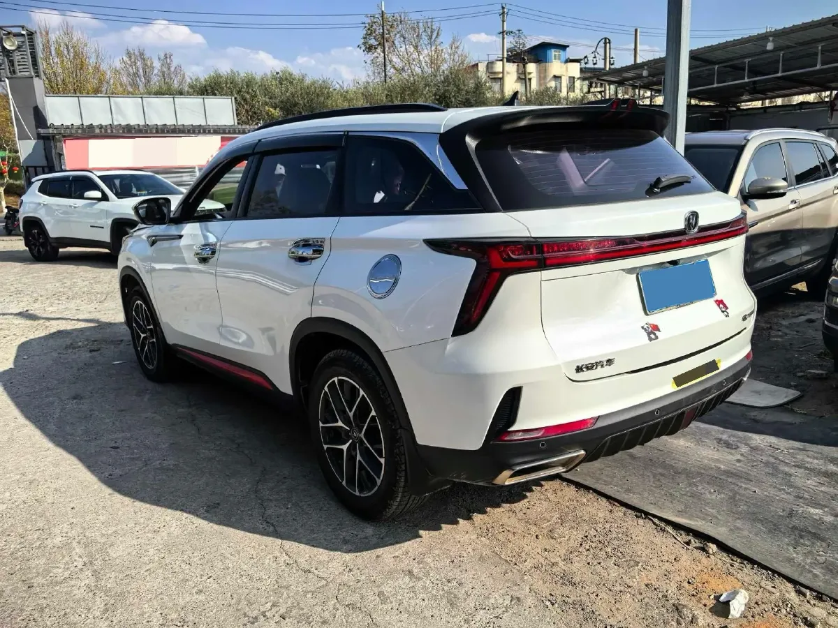2022 ChangAn CS75 Plus 1.5T 188HP L4 8AT,autocango,china used car exporter,china ev exporter,chinese used car exporter,chinese used ev exporter