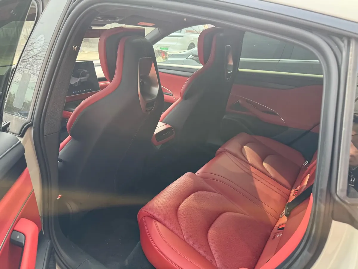 2024 MI SU7 BEV 73.6KWH,autocango,china used car exporter,china ev exporter,chinese used car exporter,chinese used ev exporter