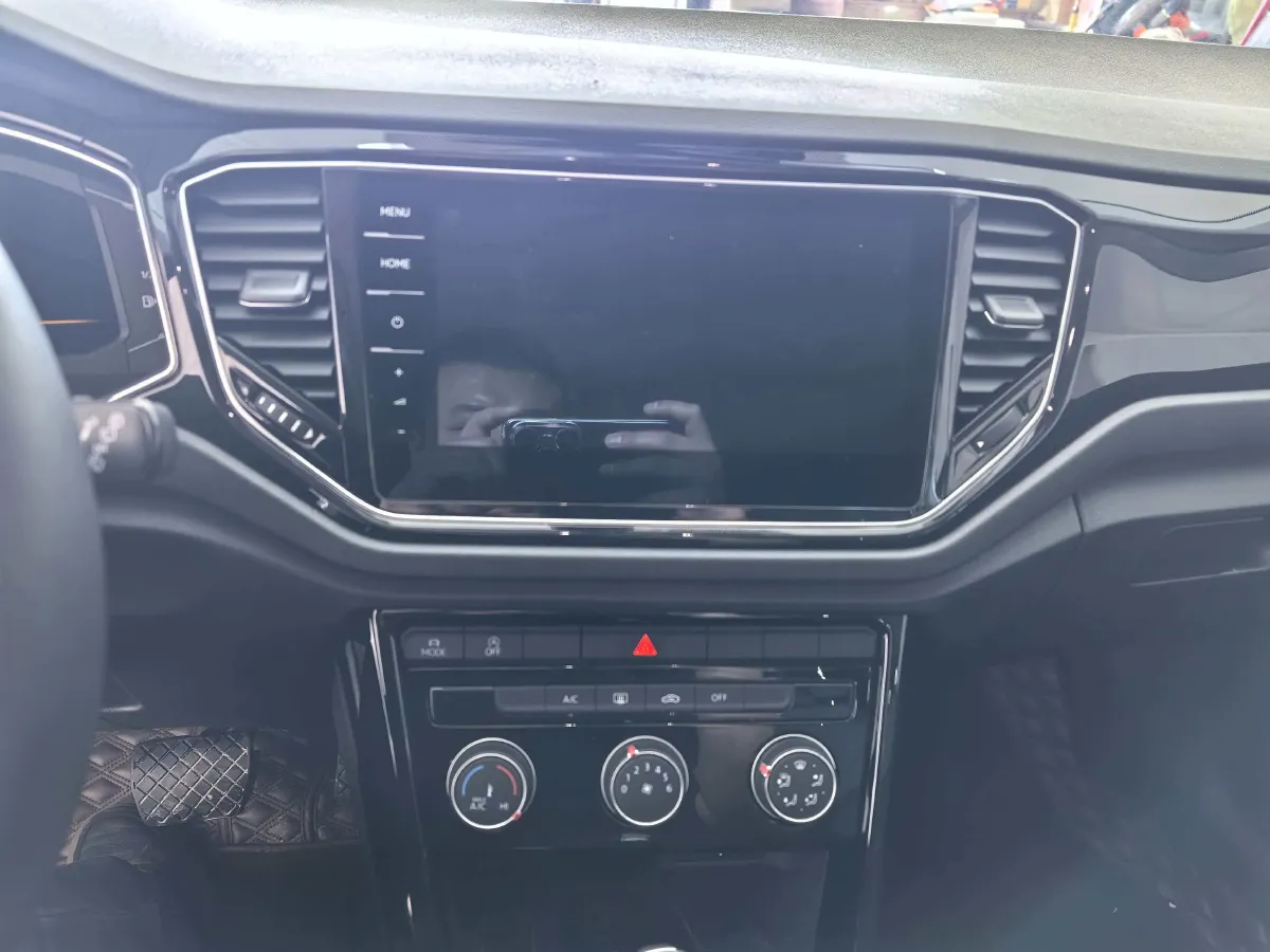 2021 Volkswagen T-Roc 1.4T 150HP L4 7DCT,autocango,china used car exporter,china ev exporter,chinese used car exporter,chinese used ev exporter