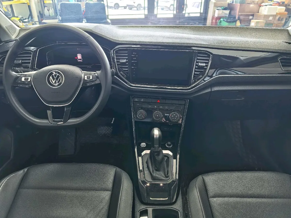 2021 Volkswagen T-Roc 1.4T 150HP L4 7DCT,autocango,china used car exporter,china ev exporter,chinese used car exporter,chinese used ev exporter