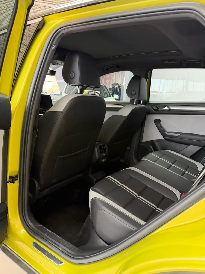 2023 Volkswagen T-Roc 1.5T 160HP L4 7DCT,autocango,china used car exporter,china ev exporter,chinese used car exporter,chinese used ev exporter