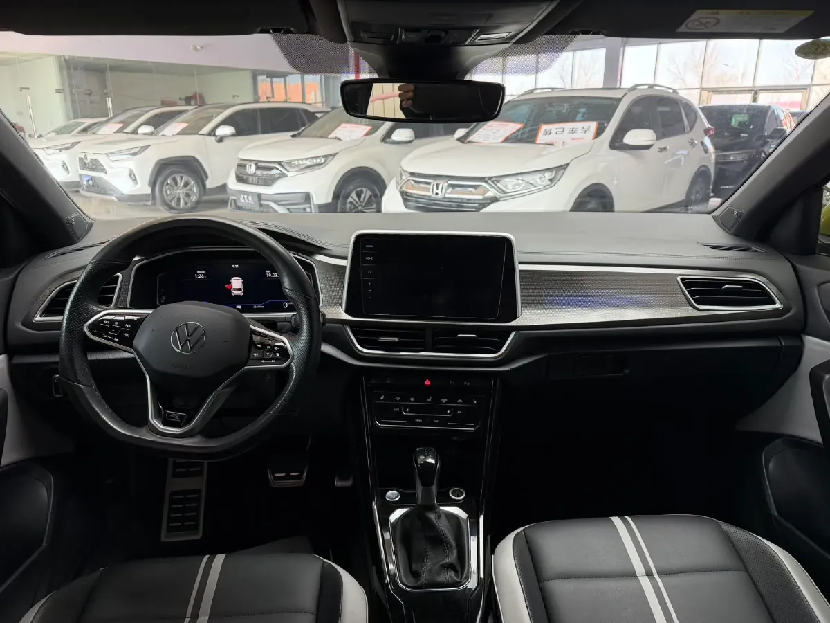 2023 Volkswagen T-Roc 1.5T 160HP L4 7DCT,autocango,china used car exporter,china ev exporter,chinese used car exporter,chinese used ev exporter