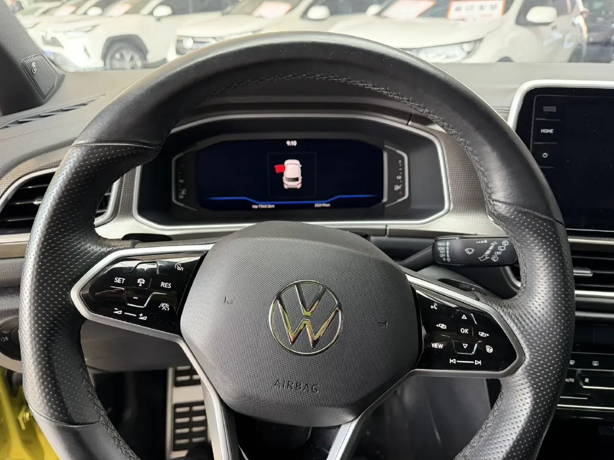 2023 Volkswagen T-Roc 1.5T 160HP L4 7DCT,autocango,china used car exporter,china ev exporter,chinese used car exporter,chinese used ev exporter