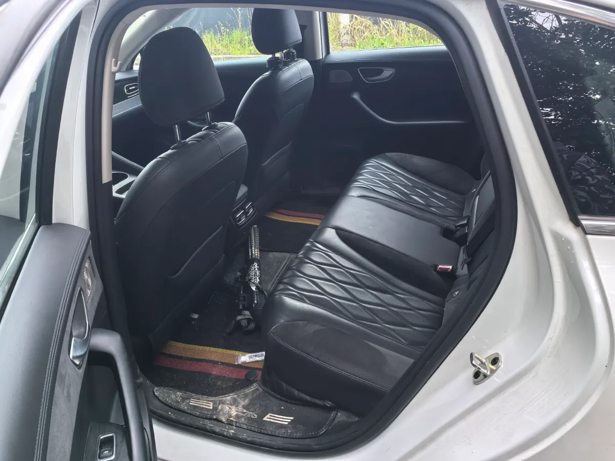 2023 Roewe D7 1.5L 112HP L4 1DHT PHEV 21.4KWH,autocango,china used car exporter,china ev exporter,chinese used car exporter,chinese used ev exporter